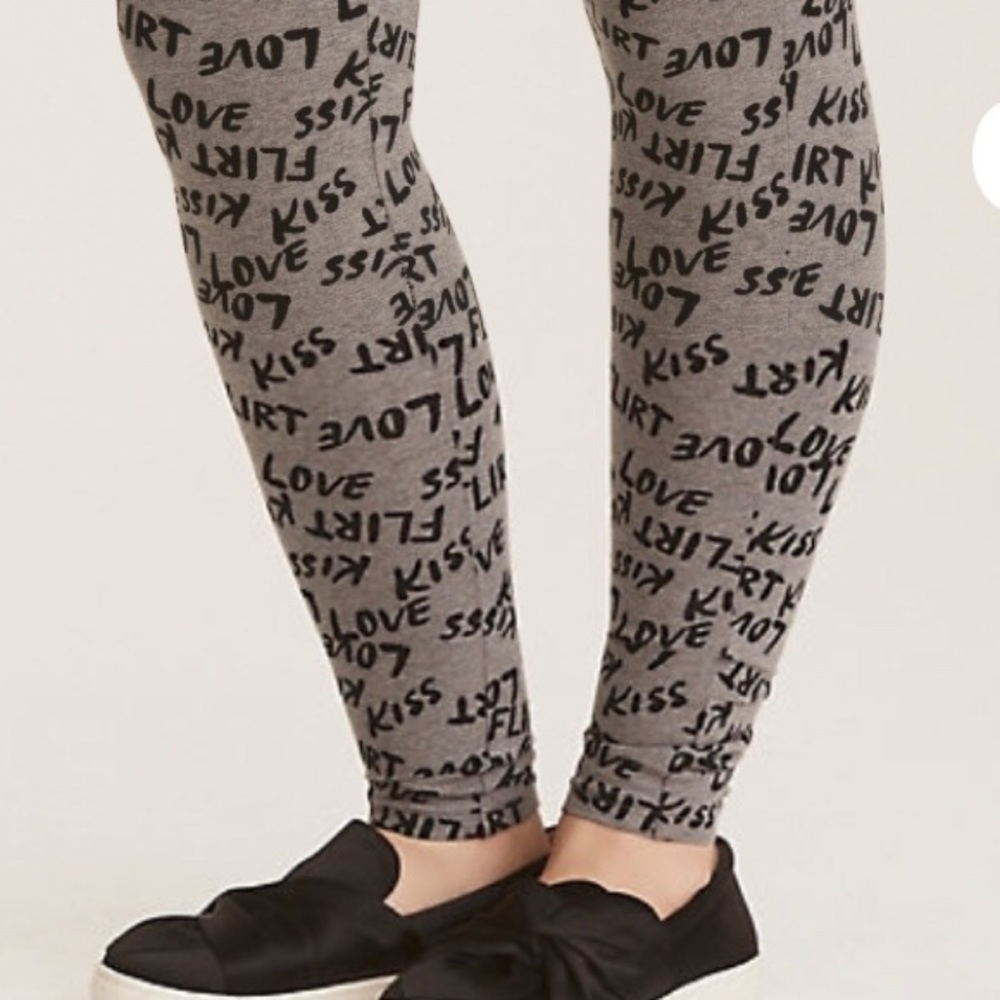 “Love, KISS, Flirt” plus size leggings
